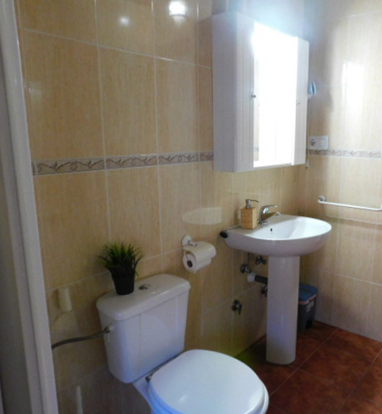 Alojamiento con baño privado en Guadalaviar 